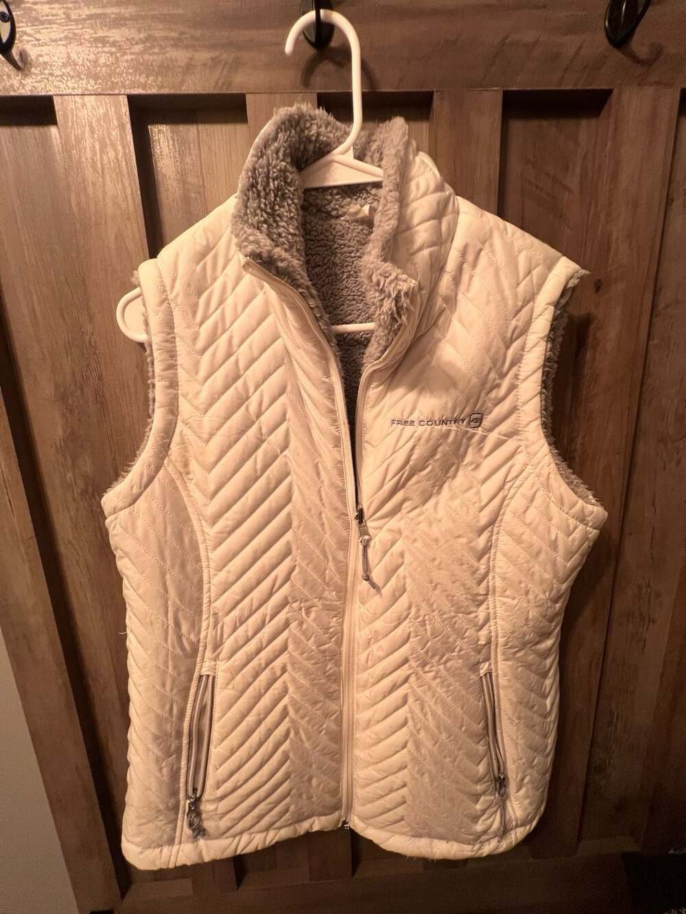 Free Country Womens White Puffer Vest Size Small EUC Retails for Gorpcore